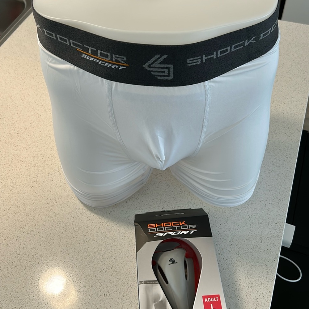 Shock Doctor compression short and cup